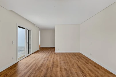 Apartamento T3 para Venda em Póvoa de Santo Adrião e Olival Basto