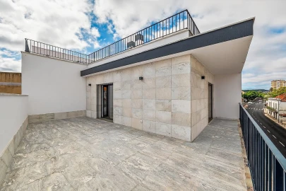 Apartamento T3 para Venda em Póvoa de Santo Adrião e Olival Basto