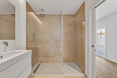 Apartamento T3 para Venda em Póvoa de Santo Adrião e Olival Basto