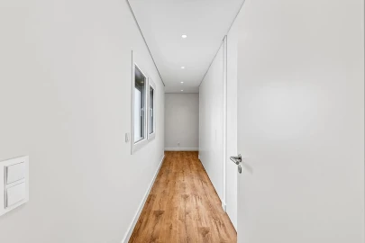 Apartamento T3 para Venda em Póvoa de Santo Adrião e Olival Basto