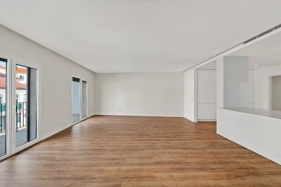 Apartamento T3 para Venda em Póvoa de Santo Adrião e Olival Basto