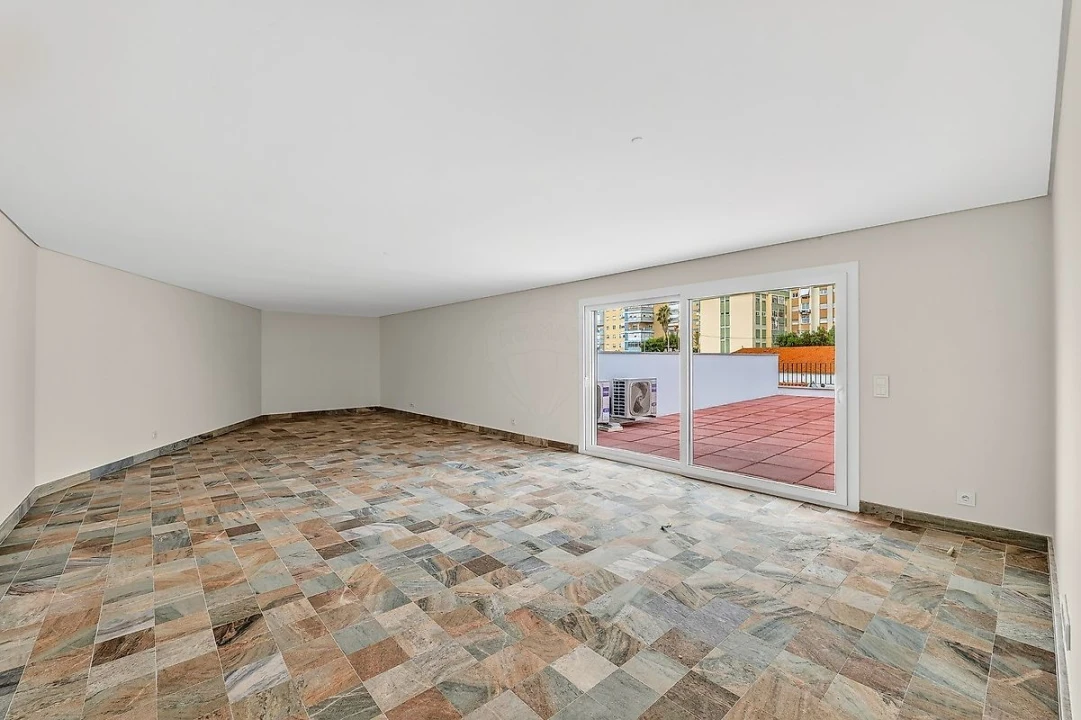 Apartamento T3 para Venda em Póvoa de Santo Adrião e Olival Basto Foto 16