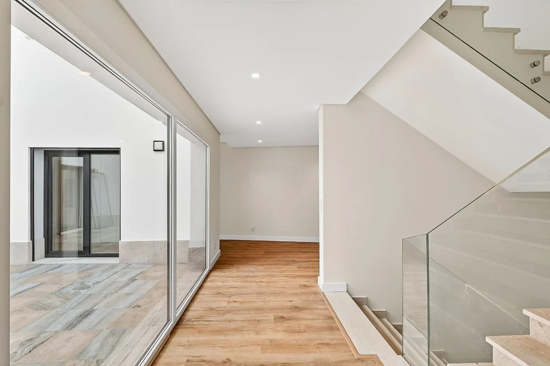 Apartamento T3 para Venda em Póvoa de Santo Adrião e Olival Basto Foto 8