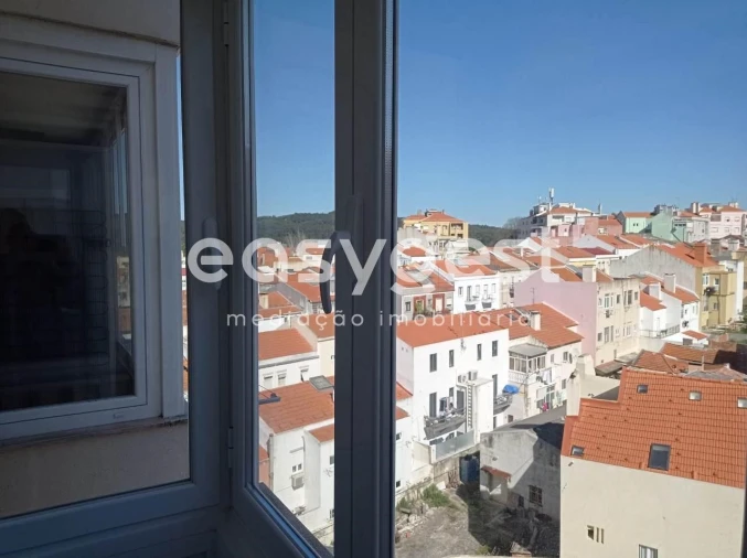 Apartamento T3 para Venda em Campo de Ourique Foto 2