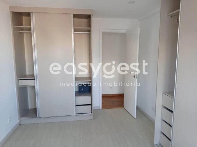 Apartamento T3 para Venda em Campo de Ourique Foto 4