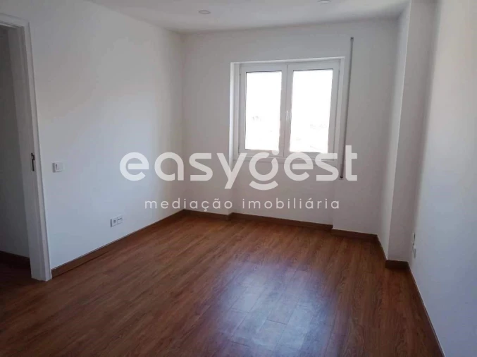 Apartamento T3 para Venda em Campo de Ourique Foto 6