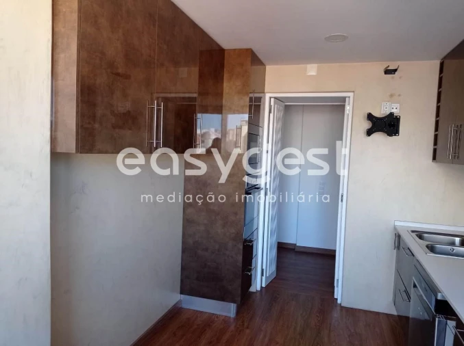 Apartamento T3 para Venda em Campo de Ourique Foto 10