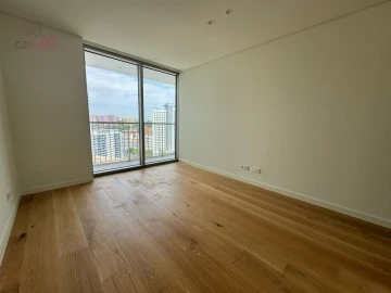 Apartamento T3 para Venda em Campolide