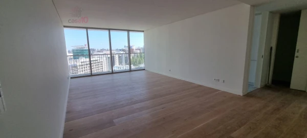 Apartamento T3 para Venda em Campolide