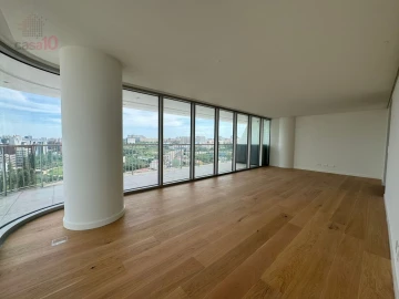 Apartamento T3 para Venda em Campolide
