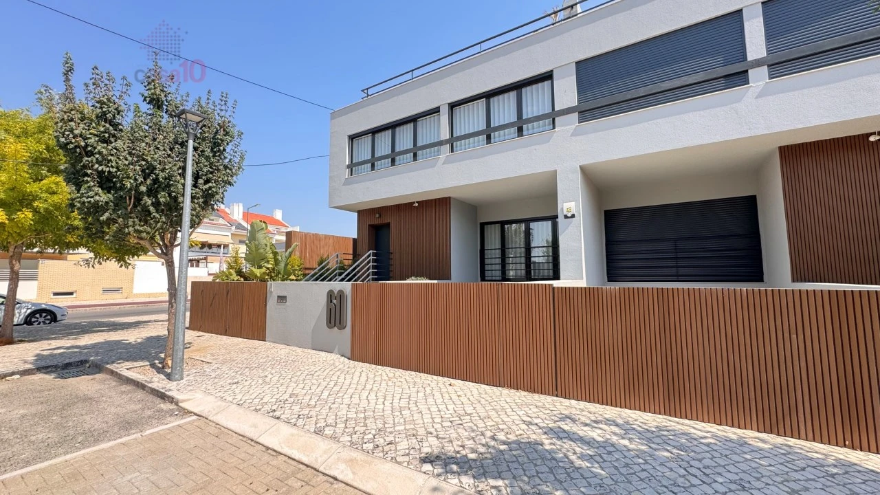 Moradia T4 para Venda em Alcochete Foto 3