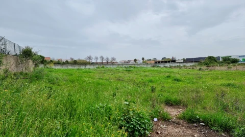 Terreno para Venda em Rio de Mouro