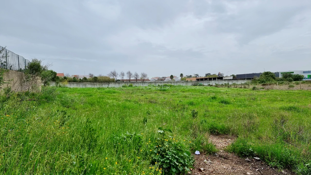 Terreno para Venda em Rio de Mouro Foto 3