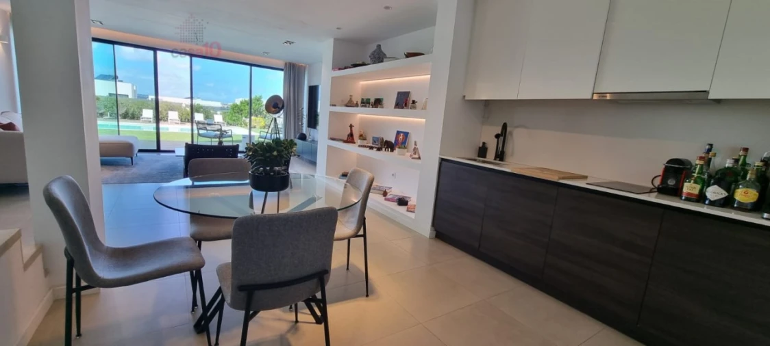 Moradia T5 para Venda em Alfragide Foto 12