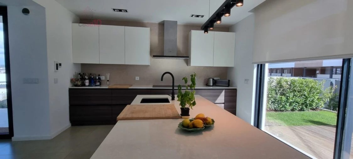 Moradia T5 para Venda em Alfragide Foto 26