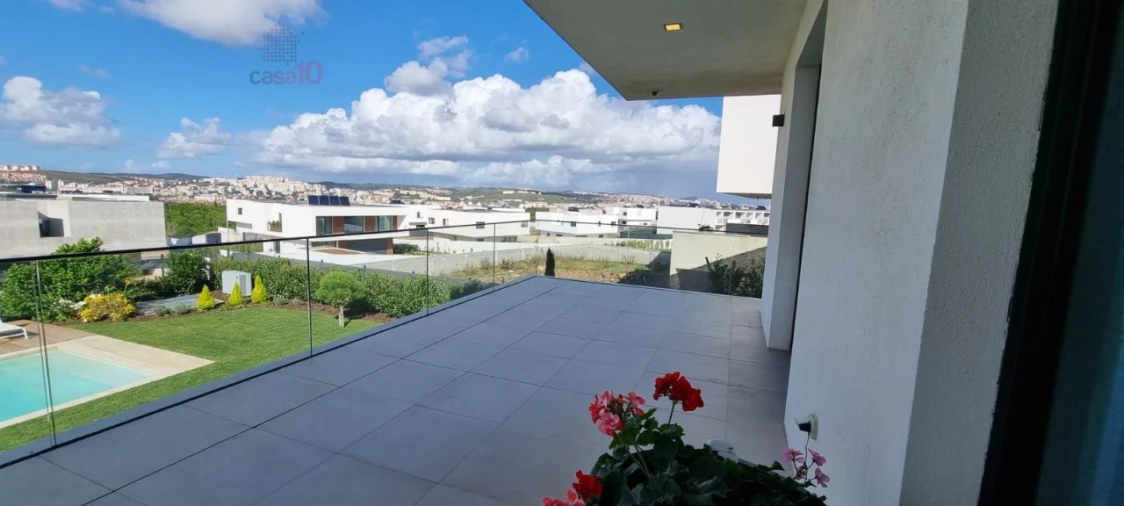 Moradia T5 para Venda em Alfragide Foto 23