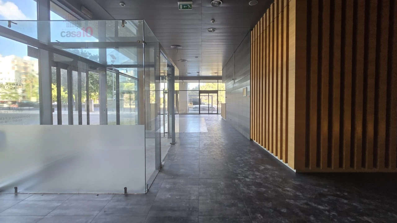 Loja para Venda em Parque das Nações Foto 11