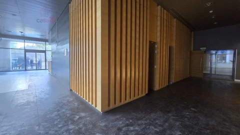 Loja para Venda em Parque das Nações