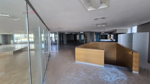 Loja para Venda em Parque das Nações