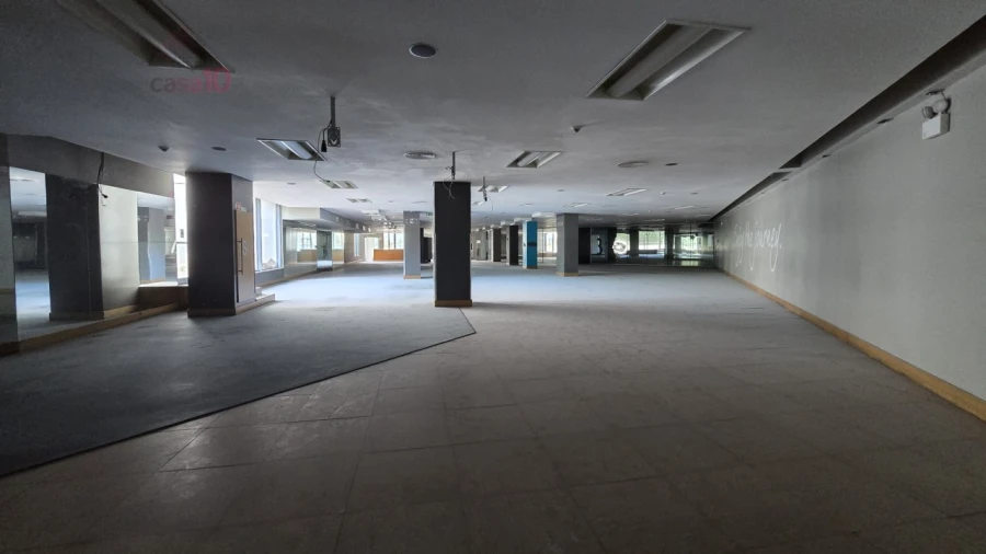 Loja para Venda em Parque das Nações Foto 29