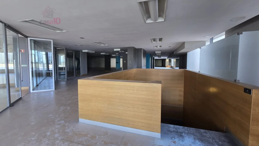 Loja para Venda em Parque das Nações Foto 35