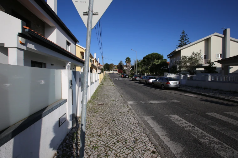 Terreno para Venda em Rio de Mouro Foto 8