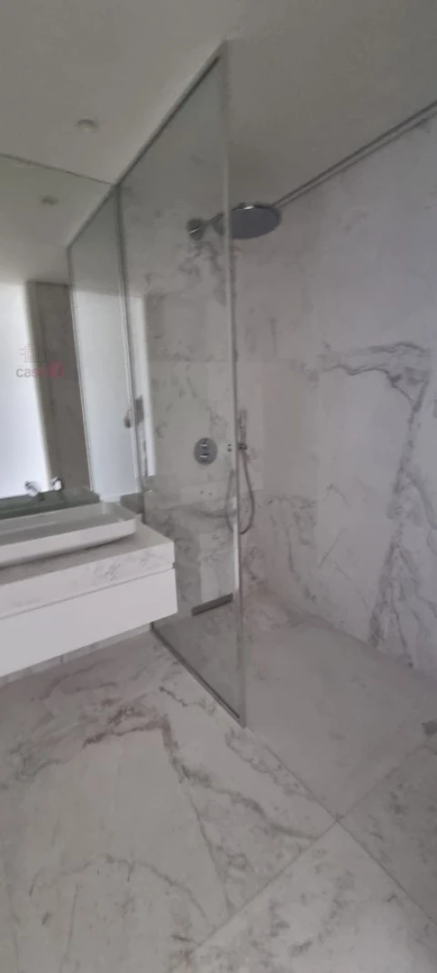 Apartamento T3 para Venda em Campolide