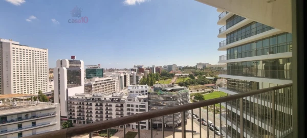 Apartamento T3 para Venda em Campolide