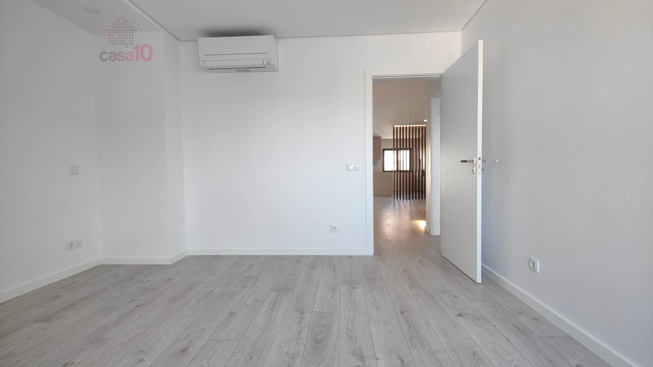Apartamento T4 para Venda em Alcochete Foto 8