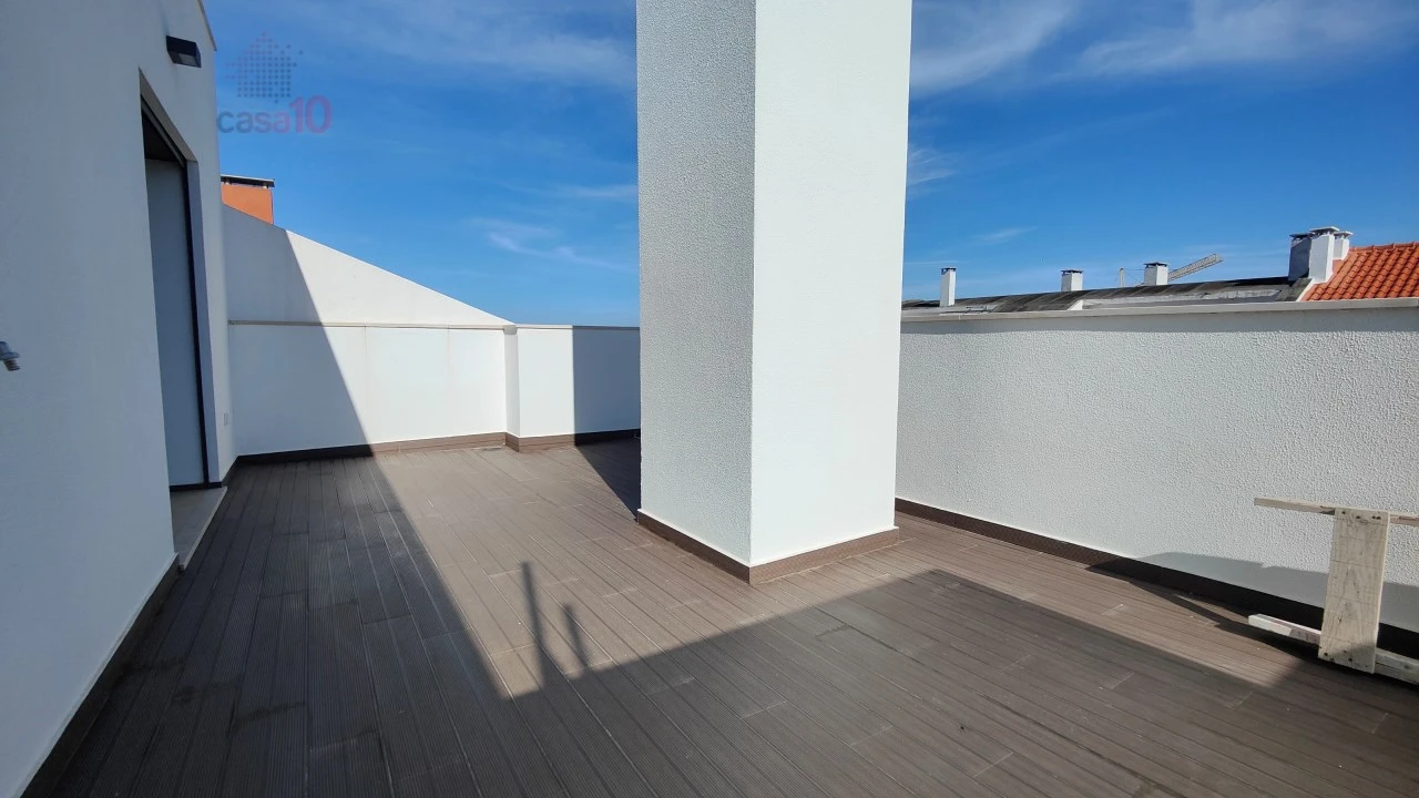 Apartamento T4 para Venda em Alcochete Foto 24