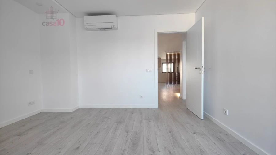 Apartamento T4 para Venda em Alcochete Foto 8