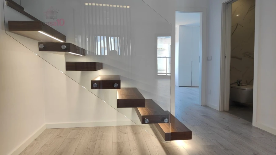Apartamento T4 para Venda em Alcochete Foto 11