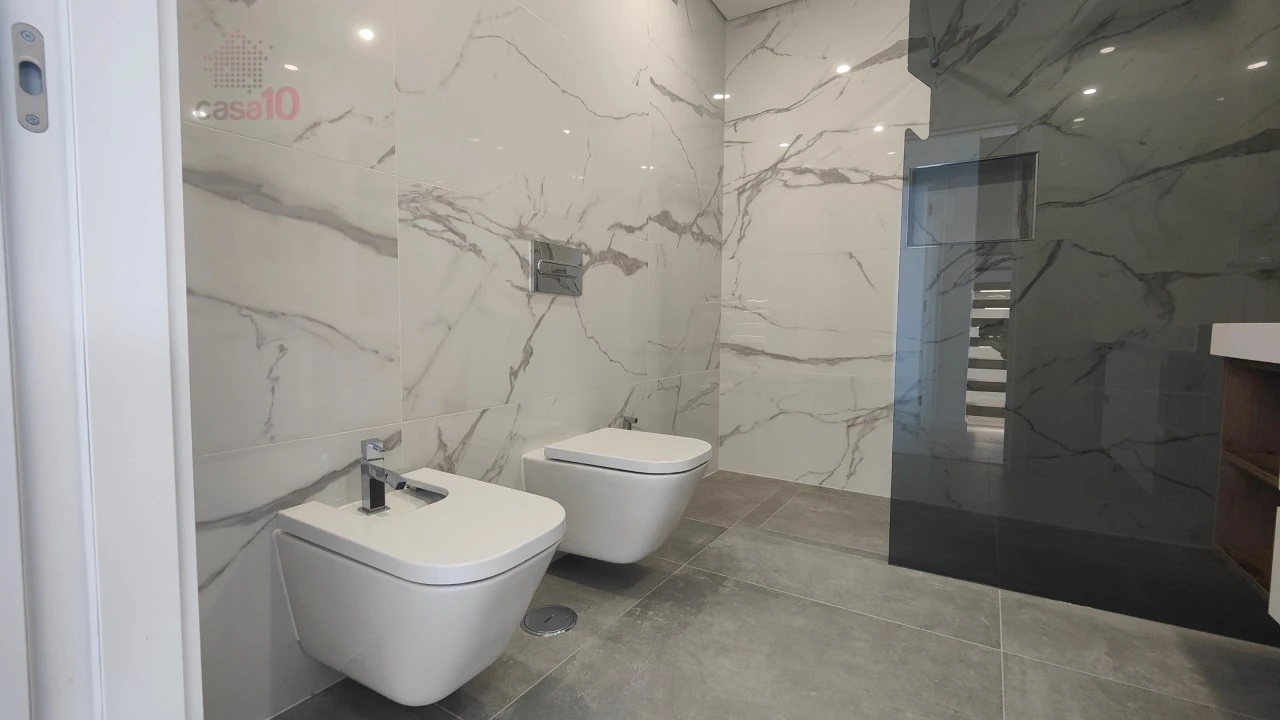 Apartamento T4 para Venda em Alcochete Foto 9