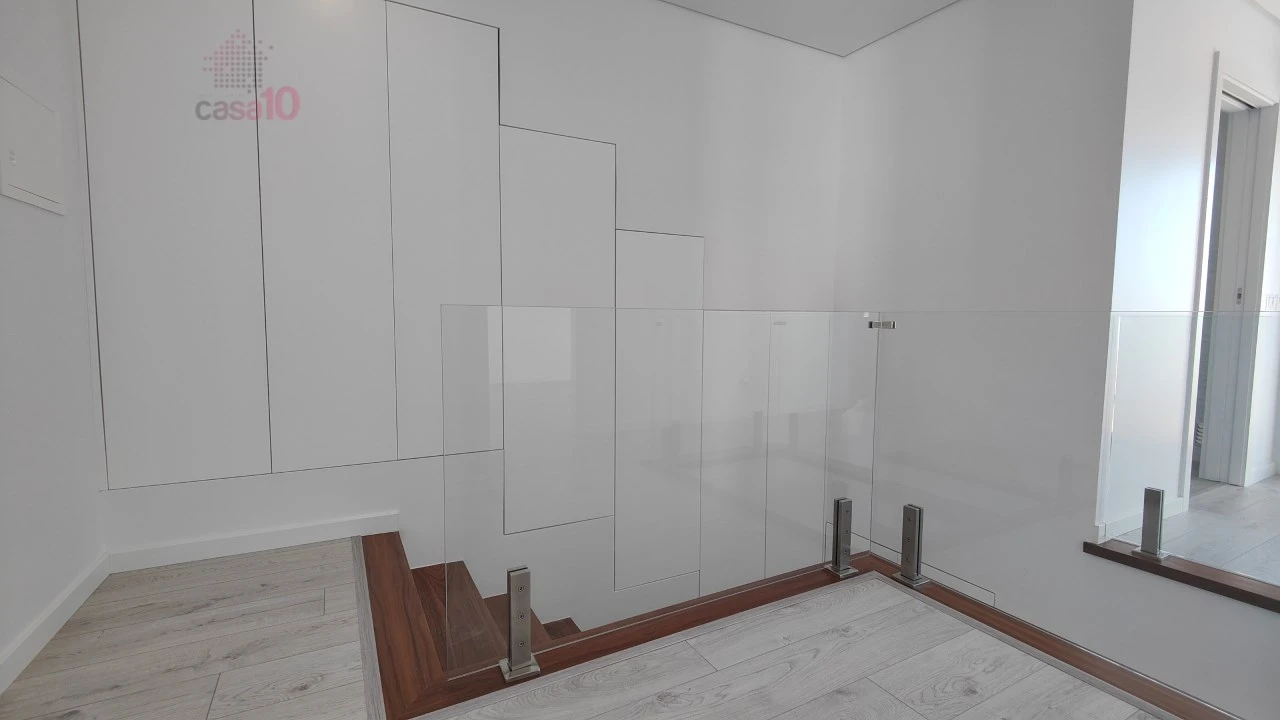 Apartamento T4 para Venda em Alcochete Foto 13