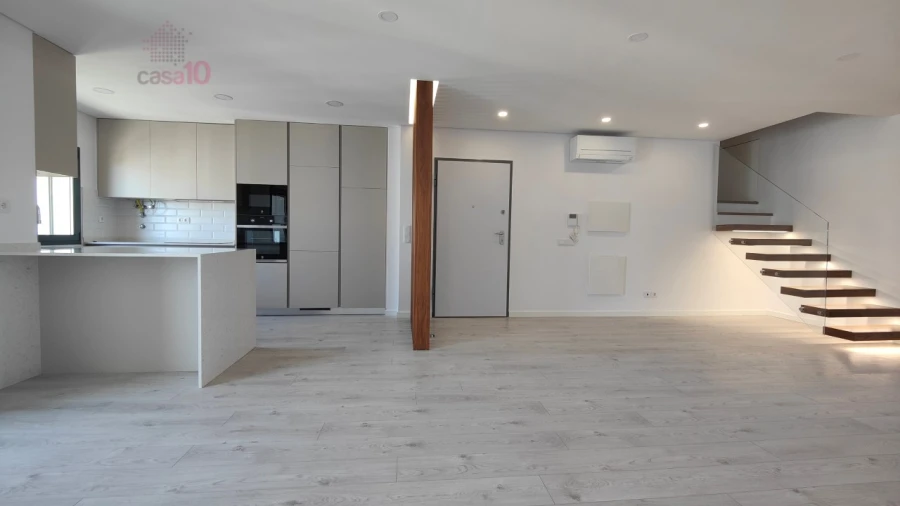 Apartamento T4 para Venda em Alcochete Foto 2