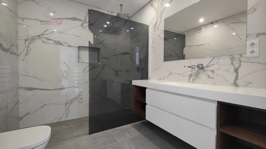 Apartamento T4 para Venda em Alcochete Foto 8