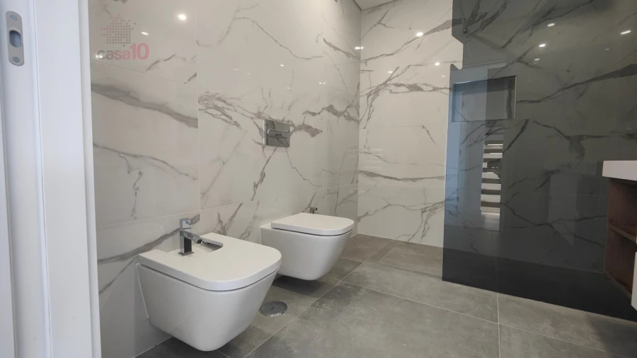 Apartamento T4 para Venda em Alcochete Foto 9