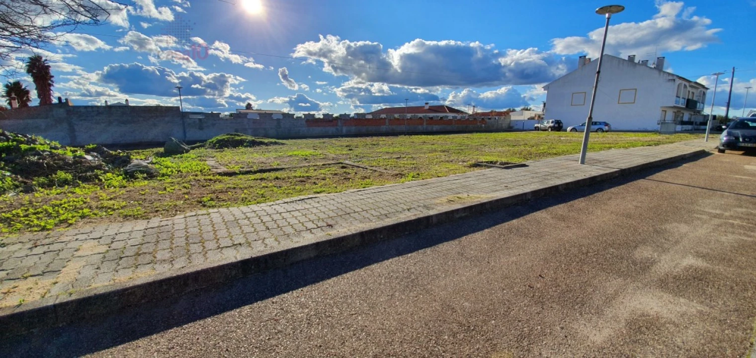 Terreno para Venda em Corval Foto 1