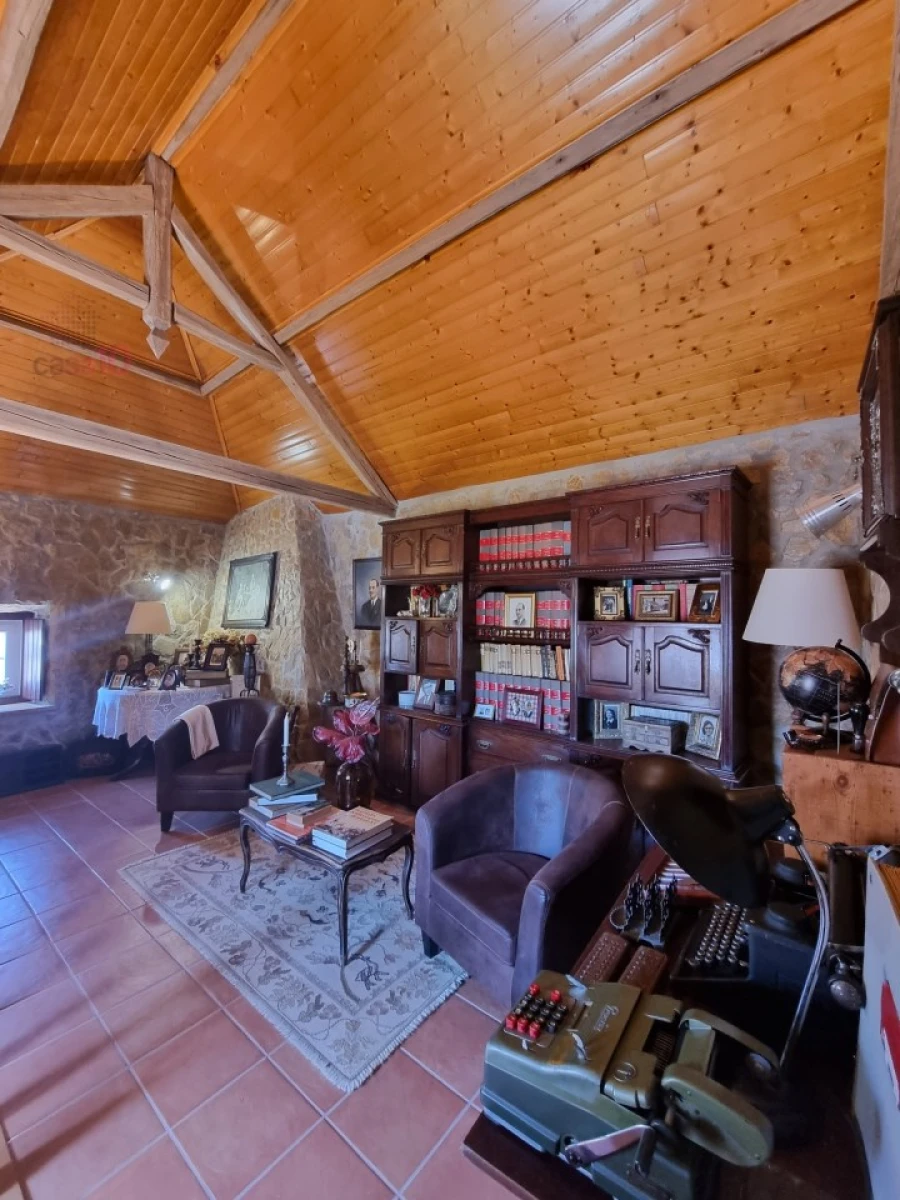 Moradia T3 para Venda em Vimeiro Foto 12