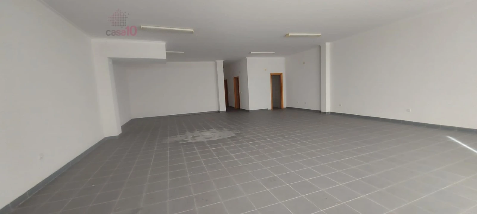 Loja para Venda em Baixa da Banheira e Vale da Amoreira Foto 3