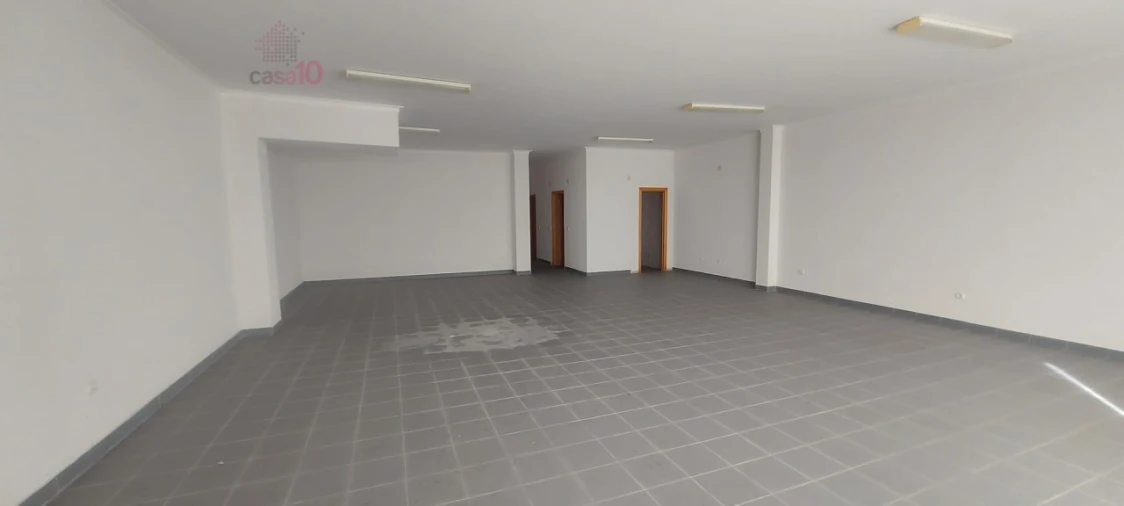 Loja para Venda em Baixa da Banheira e Vale da Amoreira Foto 2