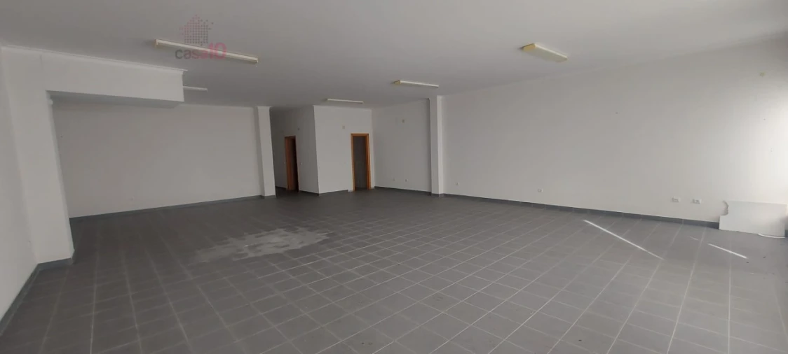 Loja para Venda em Baixa da Banheira e Vale da Amoreira Foto 4