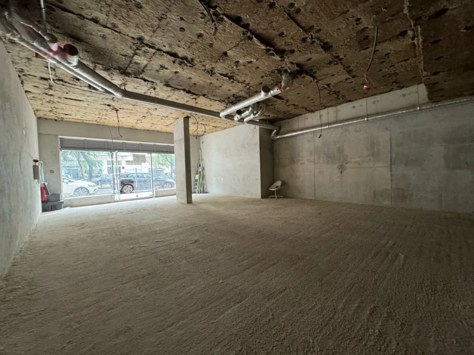 Loja para Arrendamento em Alvalade Foto 3