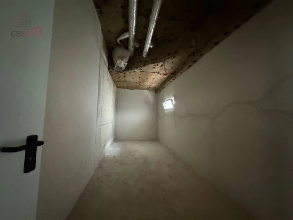 Loja para Arrendamento em Alvalade Foto 9