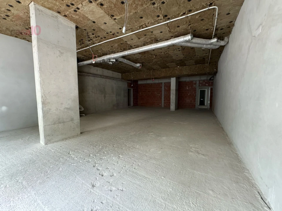 Loja para Arrendamento em Alvalade Foto 2