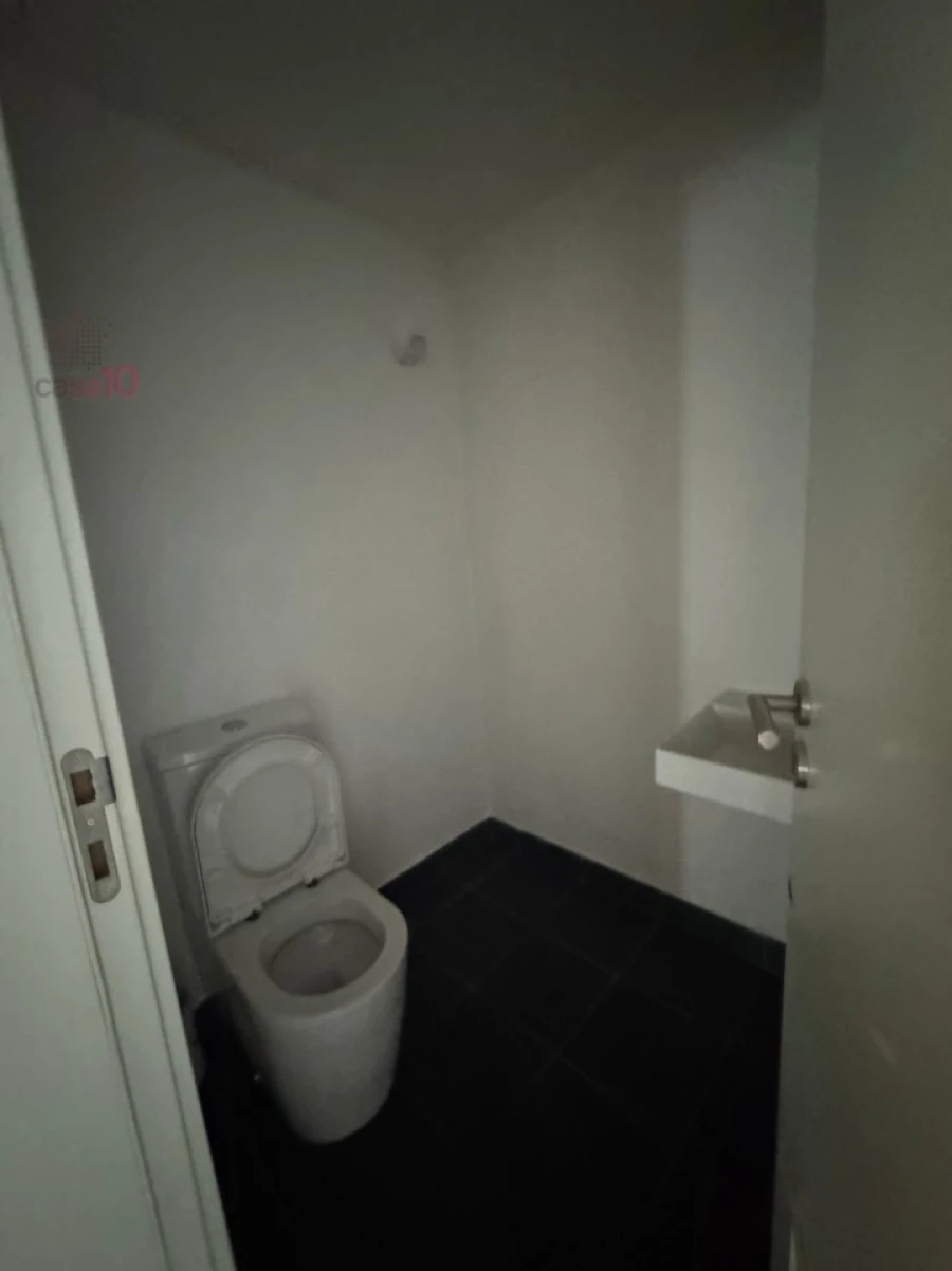 Loja para Arrendamento em Alvalade Foto 14