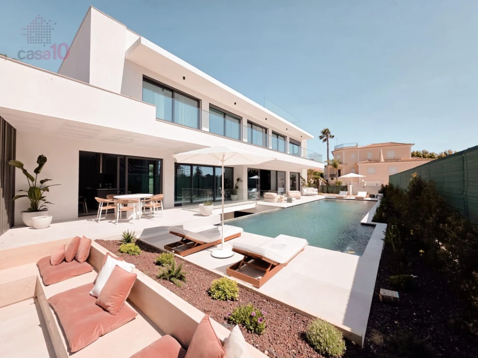 Moradia T5 para Venda em Albufeira e Olhos de Água Foto 1