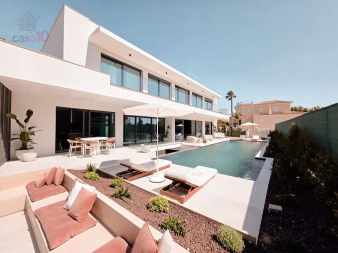 Moradia T5 para Venda em Albufeira e Olhos de Água Foto 1