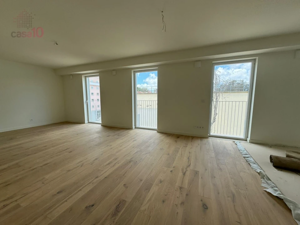 Apartamento T2 para Venda em Areeiro Foto 2