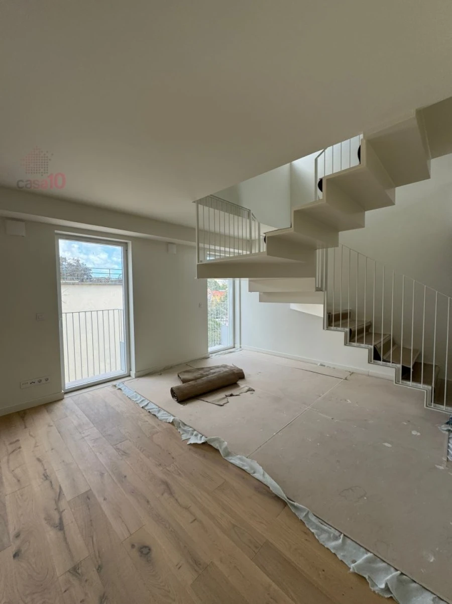 Apartamento T2 para Venda em Areeiro Foto 5